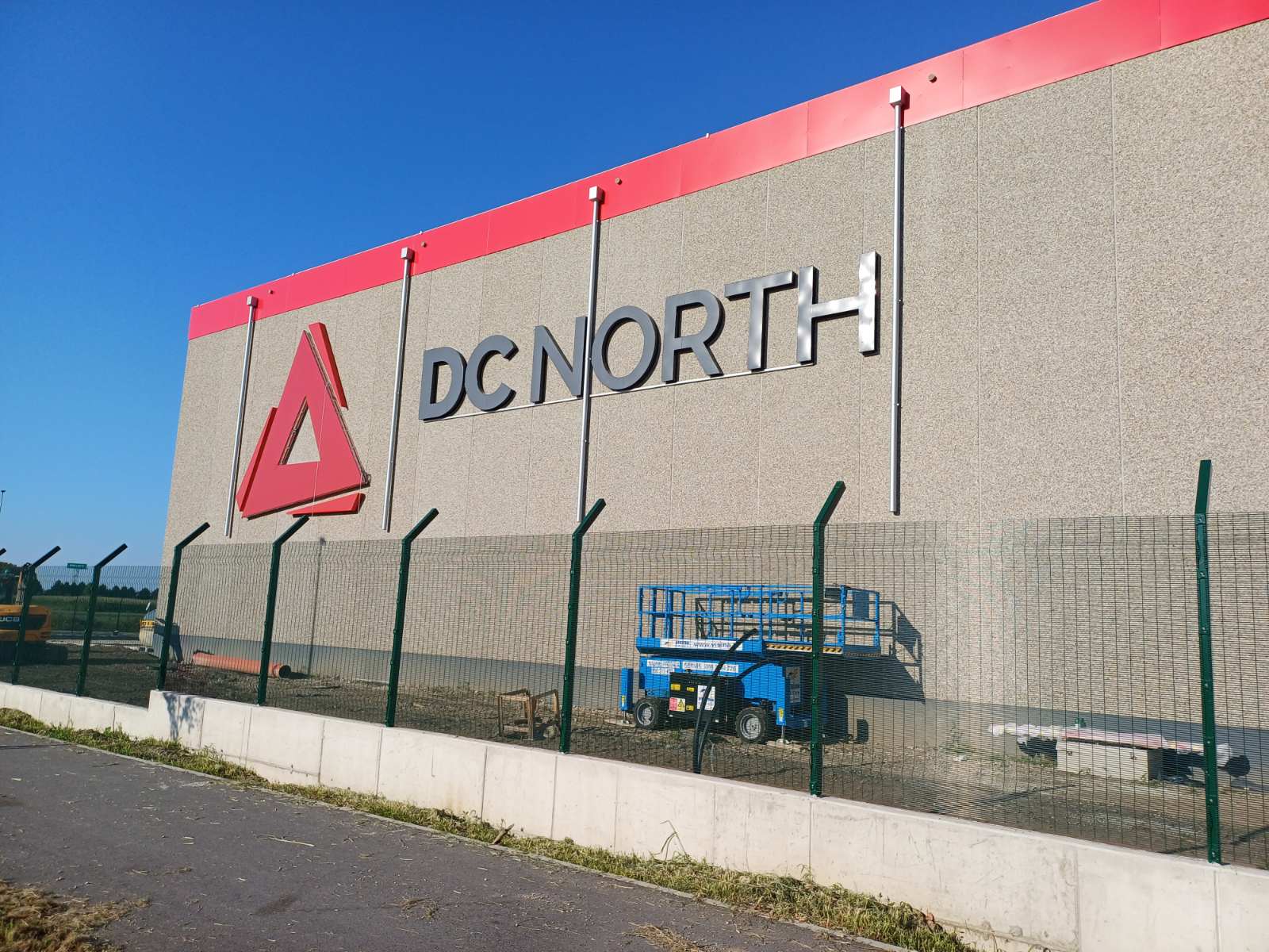 Illuminated logo and letters for DC North