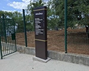 Mövenpick Novi Vinodolski – hotel signage and illuminated totems
